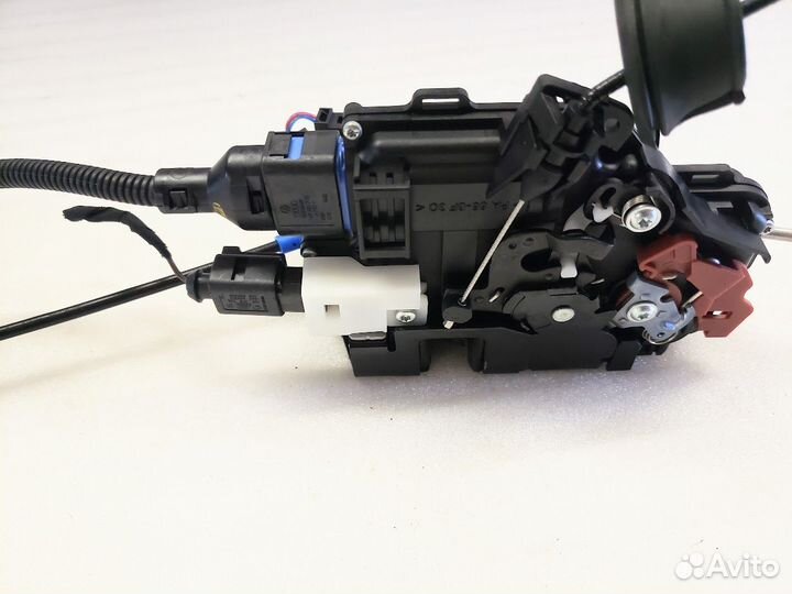 Замок двери audi A8 D3 задней правый