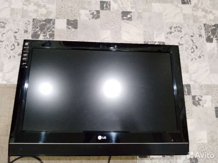 Телевизор LG 32LC52