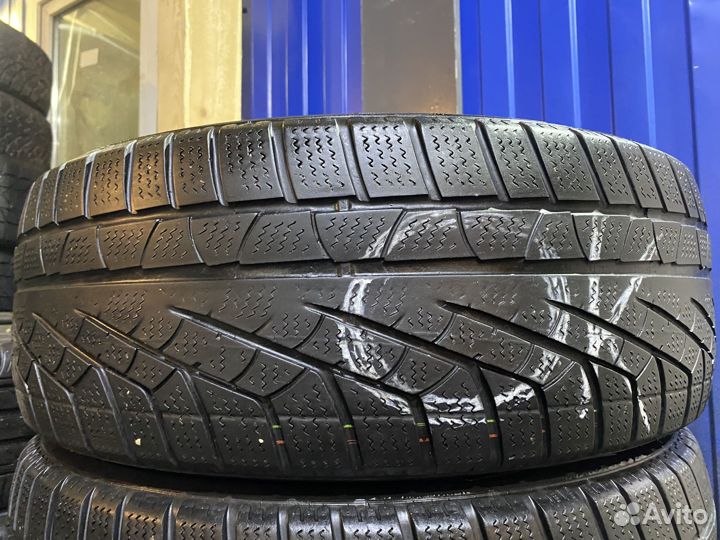 Pirelli Winter Sottozero 210 215/65 R16 98H