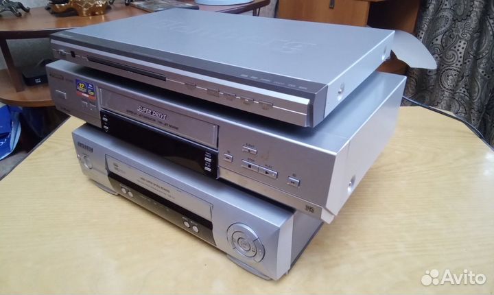 Видеомагнитофон