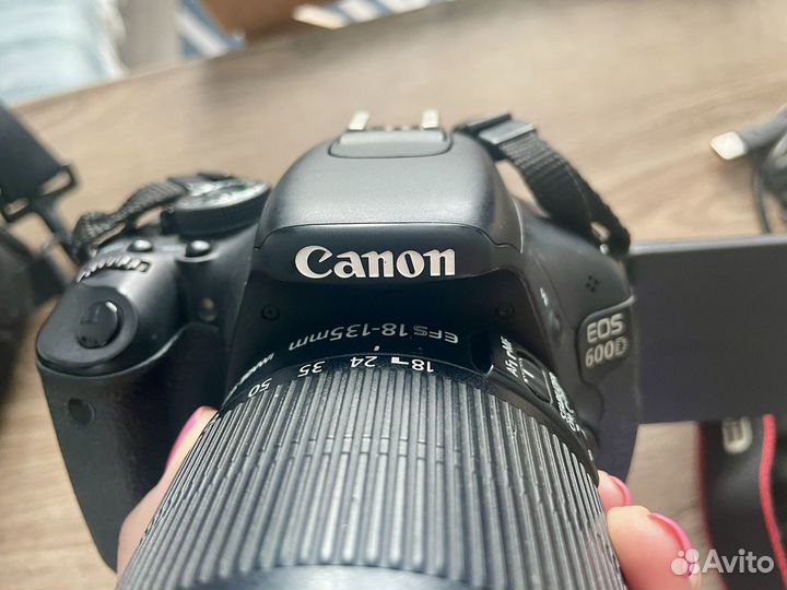 Зеркальный фотоаппарат canon eos 600d kit 18 135