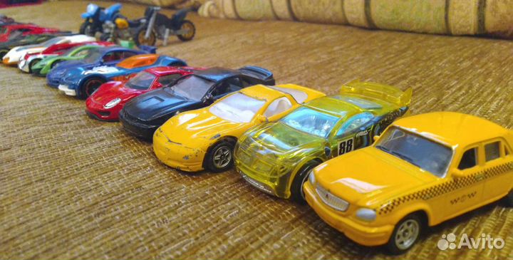 Детские игрушечные машинки