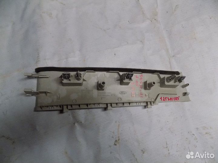 Обшивка стойки Focus III 2011