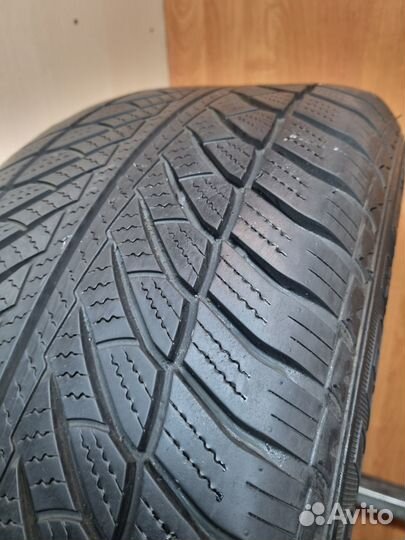Goodyear UltraGrip 255/50 R19
