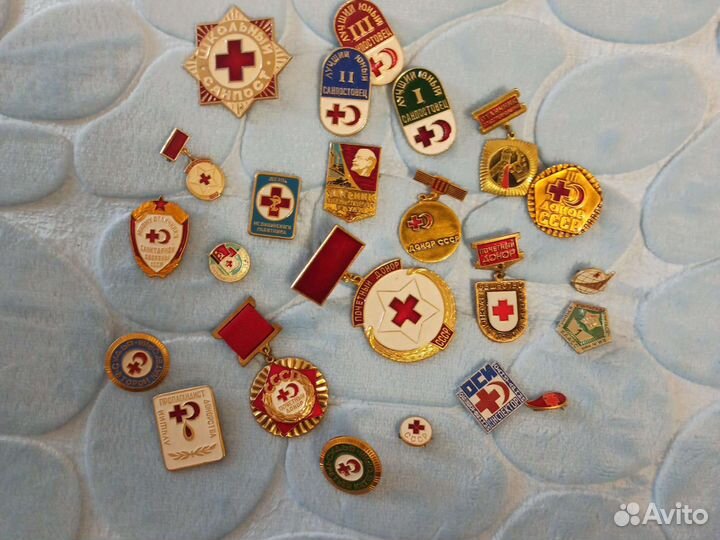 Тяжёлый знак Почётный донор на заколке СССР