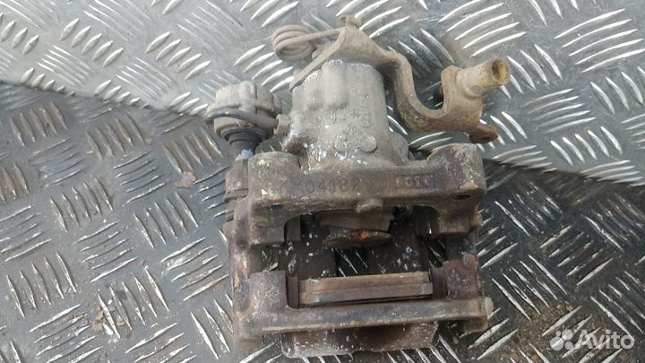 Суппорт тормозной задний левый citroen C4 picasso 1 2008