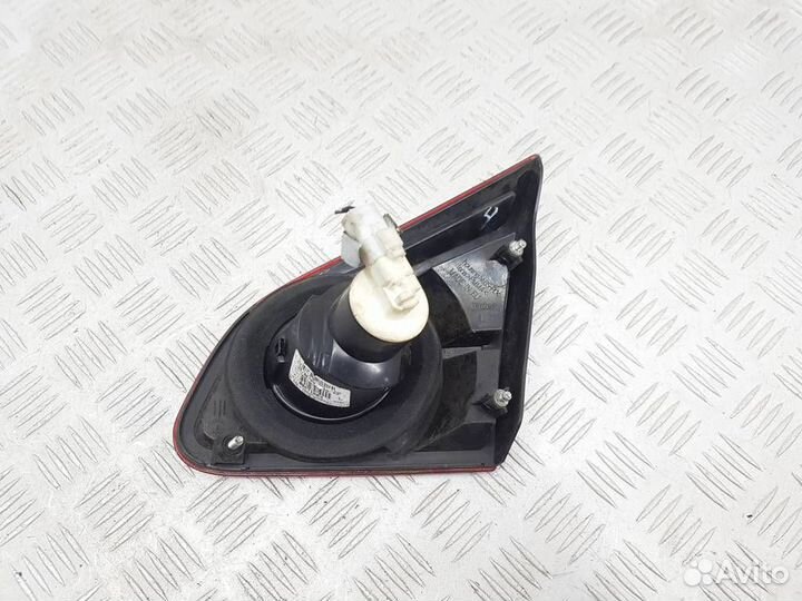 89071063 Фонарь крышки багажника левый Nissan Qas