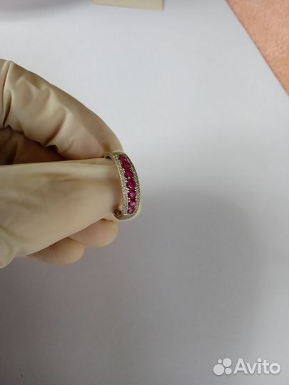 Комплект из белого золота с рубинами