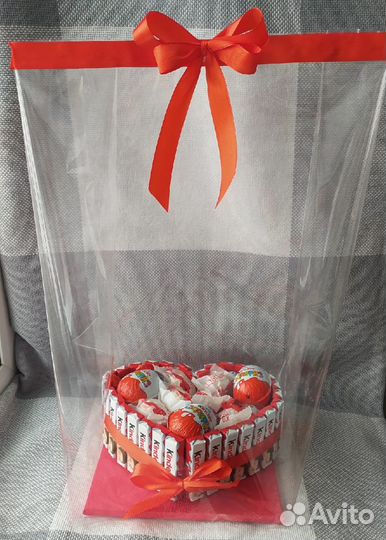 Подарок из киндеров/сладкий букет