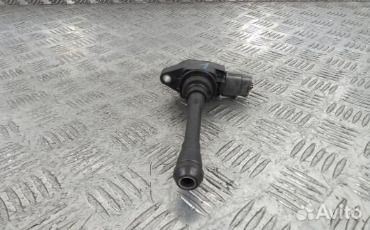 Катушка зажигания бензиновая nissan juke F15 (SKR13DE01)