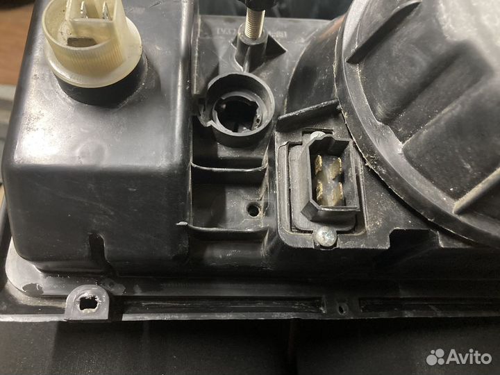 Фара блок ваз-2105, 2107 с белым у/п