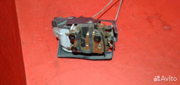 Замок двери задней правой Киа Рио 1