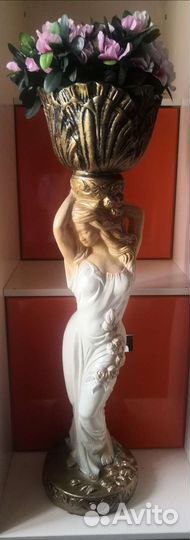 Большая напольная фигура