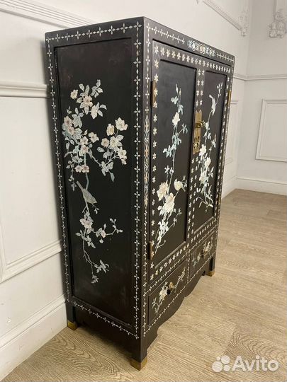 Антикварный шкафчик Шинуазри