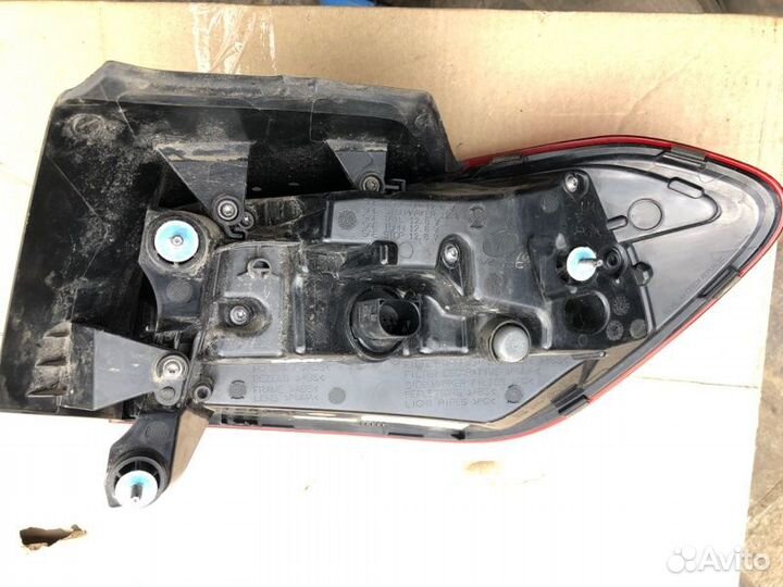 Фонарь наружный задний левый Mercedes-Benz