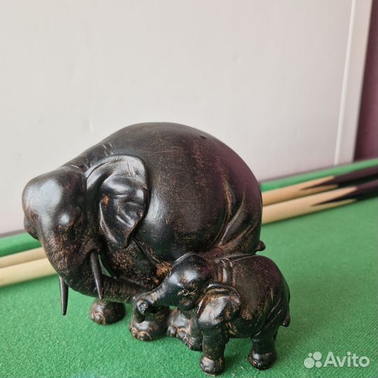 Статуэтка Слониха со слоненком