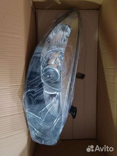 Фара правая Renault Fluence (линза, чёрная)