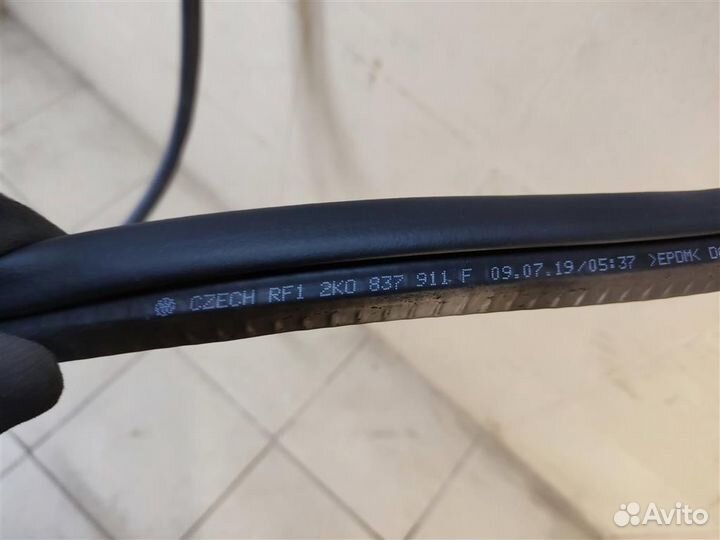 Уплотнитель проема двери передней правой volkswag