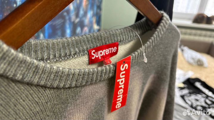 Свитер blurred logo sweater Supreme