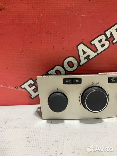 Блок управления климат-контролем Opel Astra H