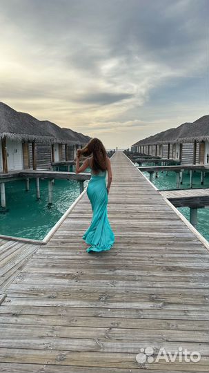 Платье со шлейфом