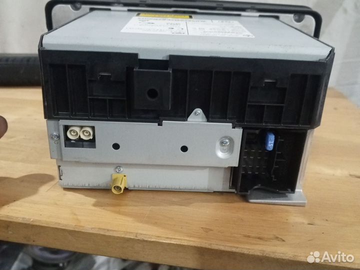 Магнитофон на Мерседес штаный