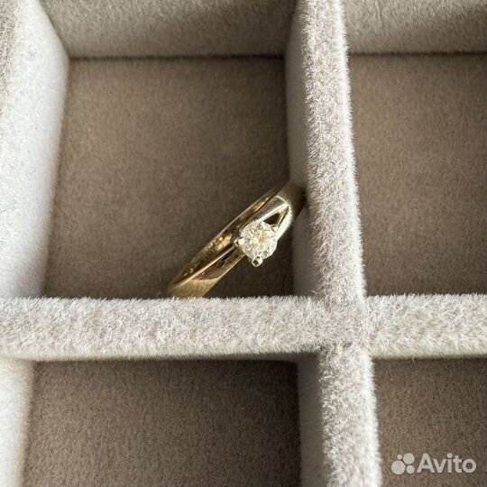 Золотое кольцо 585 с бриллиантом