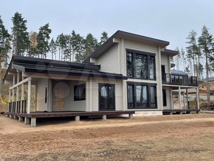 Коттедж 220 м² на участке 15 сот.