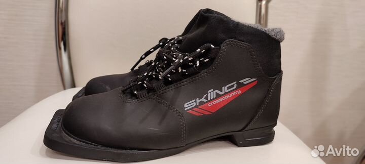 Лыжные ботинки детские 36 размер