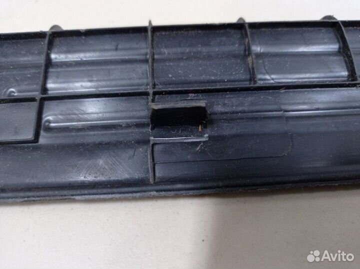 Молдинг двери передней правой Toyota RAV4