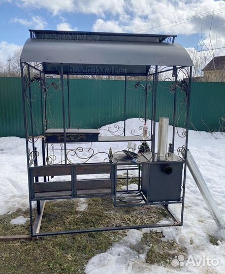 Мангал с крышей