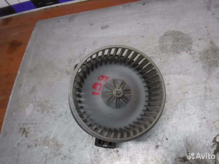 Моторчик отопителя передний Mitsubishi Pajero 3