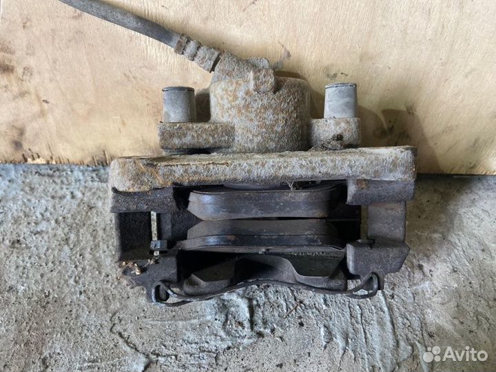 Суппорт передний левый Renault Megane 2 K4MD812