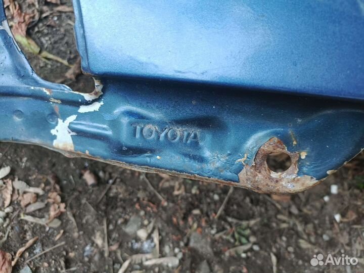 Крыло левое toyota corolla 100