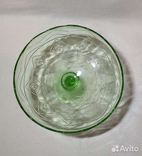 Фруктовница. Зелёное стекло