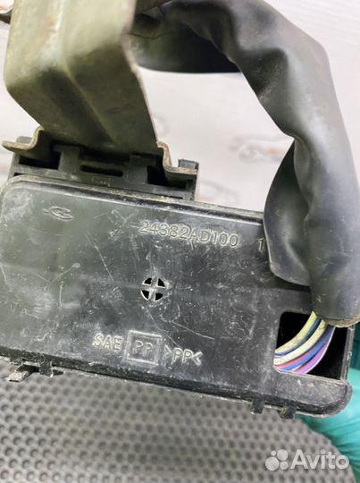 Блок предохранителей Nissan Skyline V35