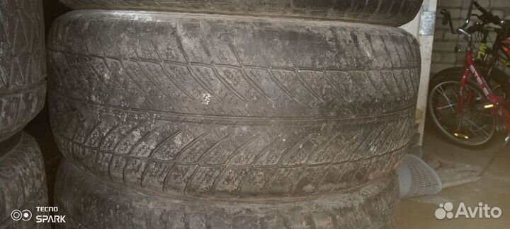 Goodyear UltraGrip 255/50 R19 204R