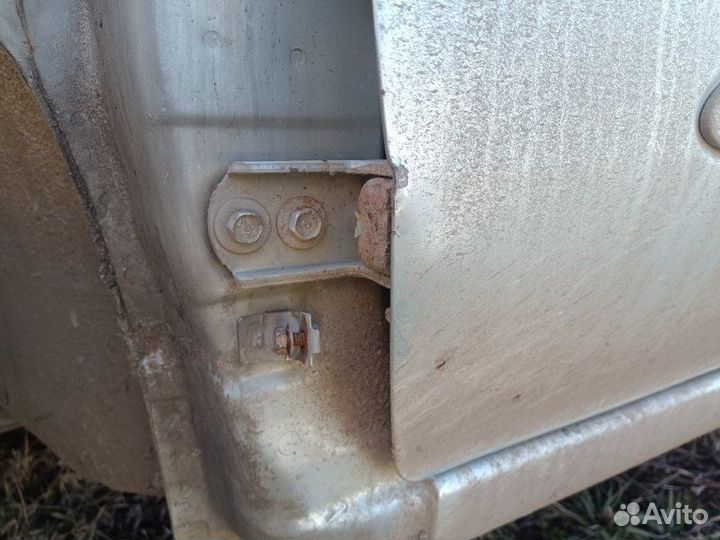 Дверь передняя левая Nissan Almera Classic B10