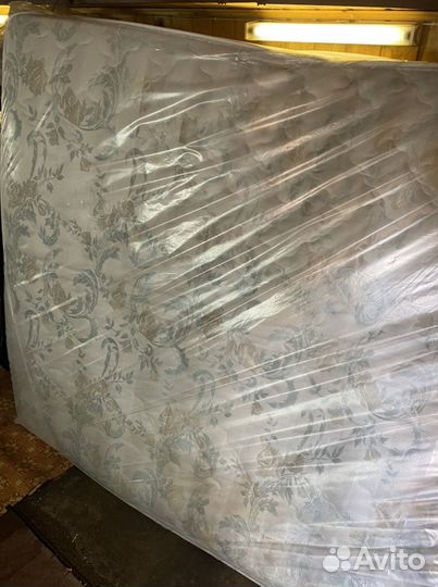 Матрас большой на двоих для кровати, 180 х 160 см