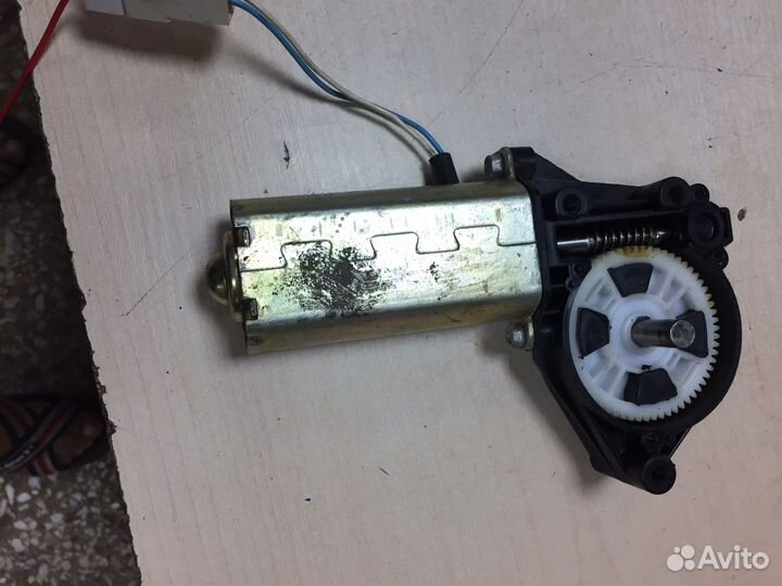 Моторчик стеклоподъемника ваз 2110