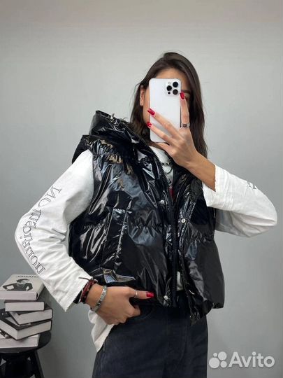 Жилетка глянцевая женская