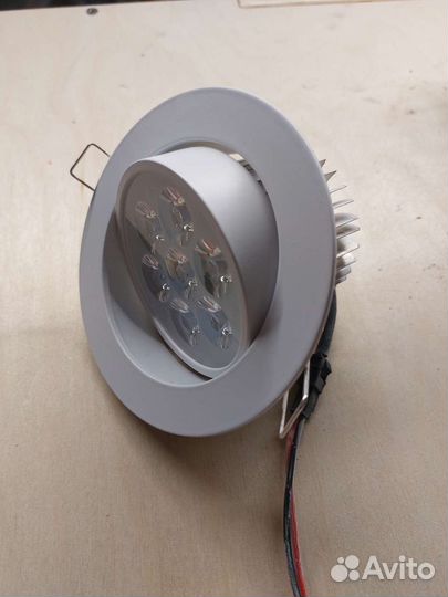 Светильник потолочный встраиваемый