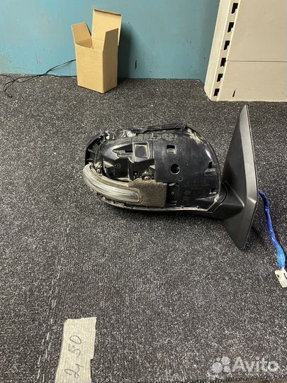 Зеркало заднего вида