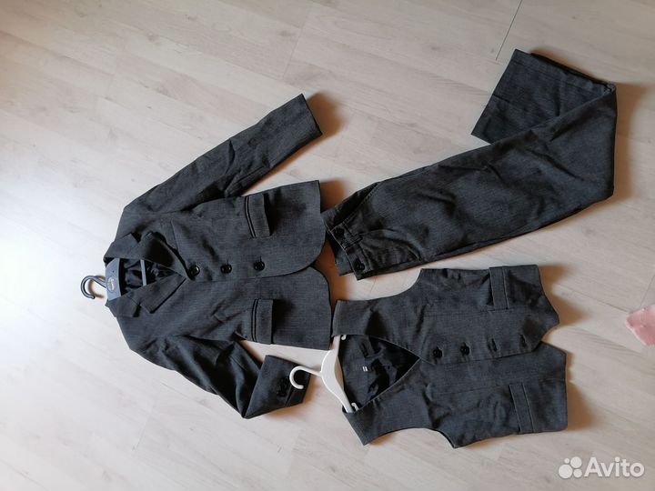 Школьная форма для мальчика серая