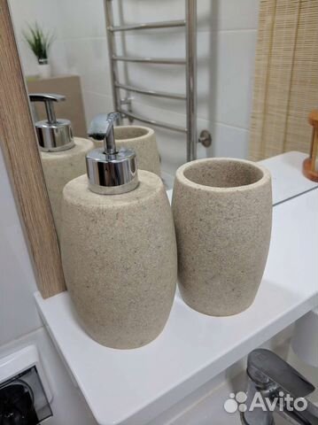 Дозатор для жидкого мыла и стакан