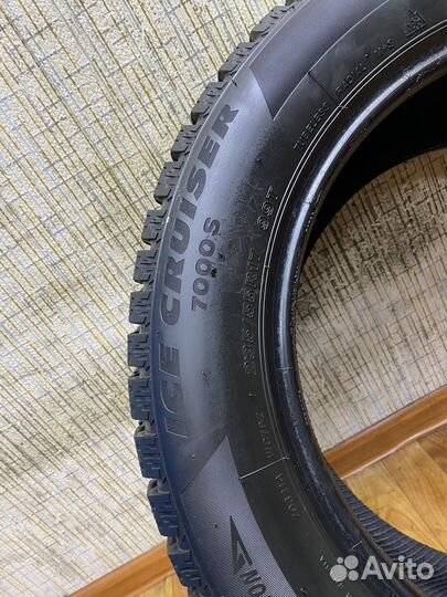 Bridgestone Ice Cruiser 7000S 235/55 R17