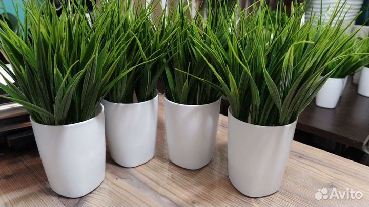 Искусственная трава в кашпо