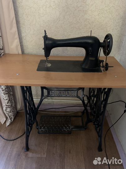 Швейная машинка зингер