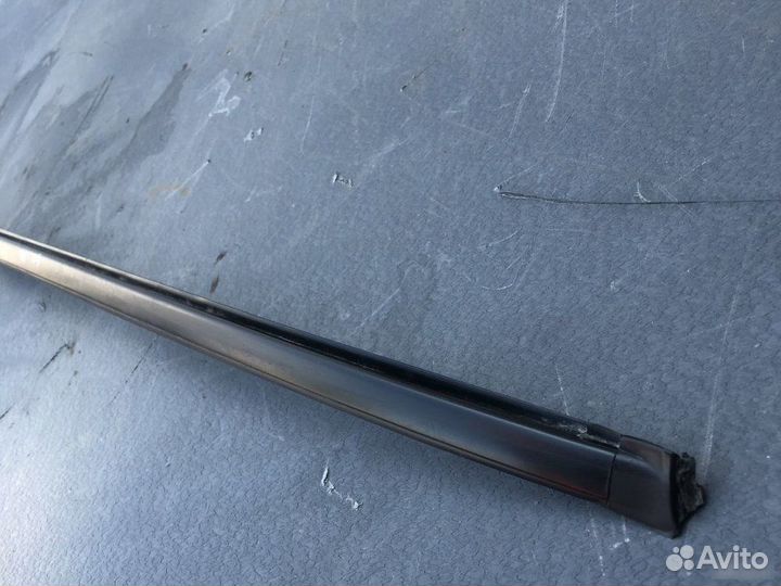 Молдинг крыши правый Nissan Cube Z10 1998-2003