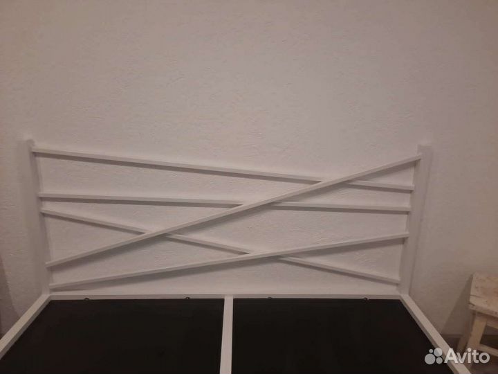 Парящая кровать лофт